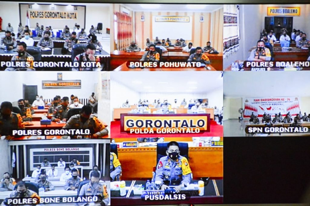 Video Conference (Vicon) yang dipimpin oleh Kapolda Gorontalo dan diikuti oleh Wakapolda, Irwasda, Para PJU Polda Gorontalo ,Para Kapolres serta para PJU Polres. Senin (25/1/2021).